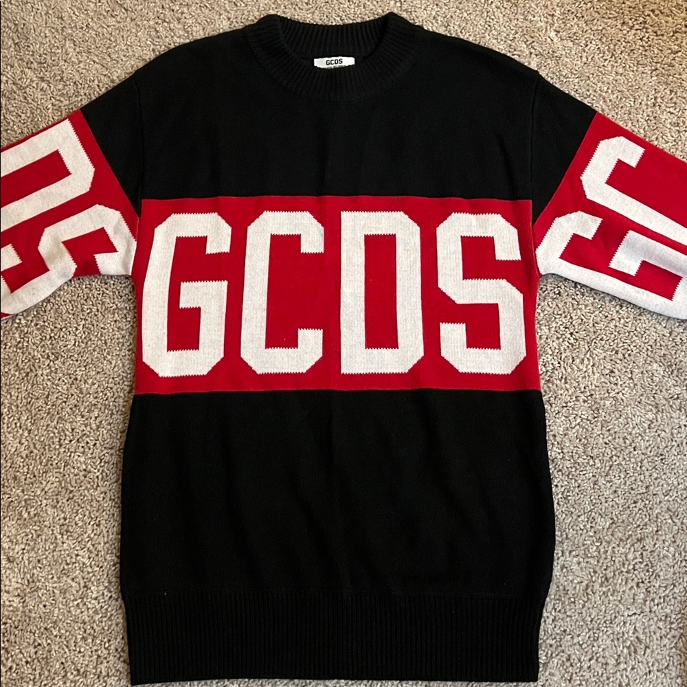 GCDS long sleeves sweater red strip in black kpop idol